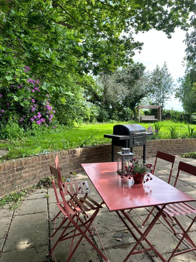 Peaceful Cottage With Private Garden Hailsham Eksteriør bilde